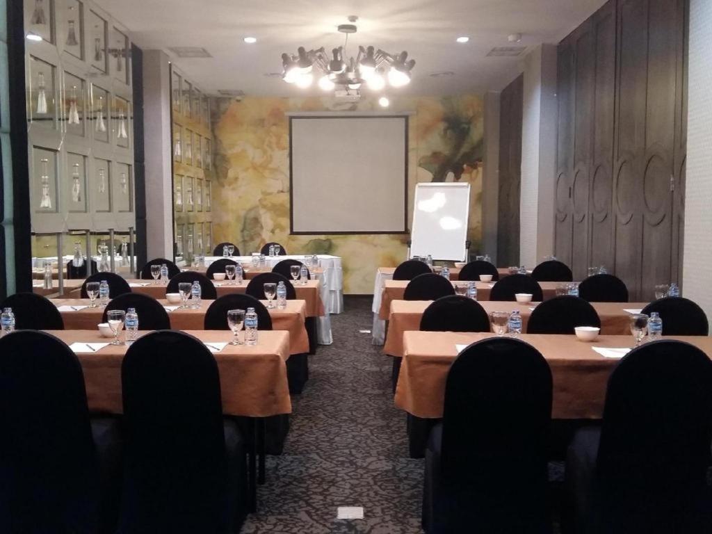 Couleur Hotel Cengkareng Jakarta Luaran gambar