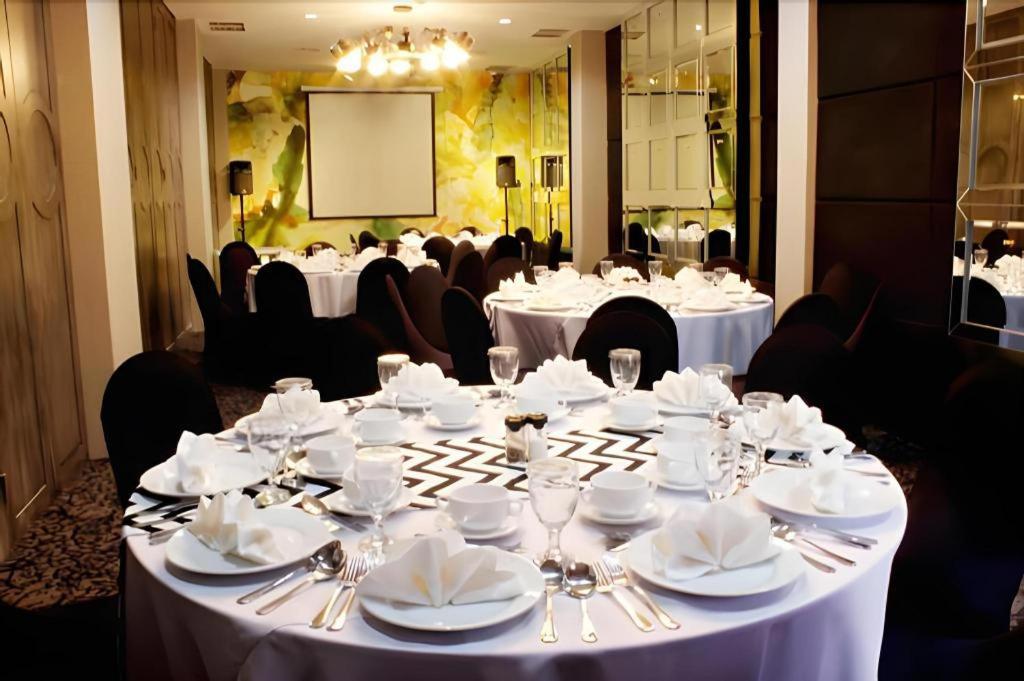 Couleur Hotel Cengkareng Jakarta Luaran gambar